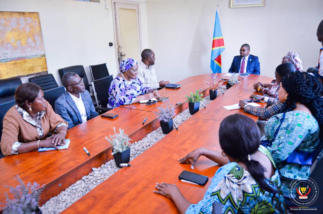 Genie Kande en reunion avec le Gouv pro Kasai central