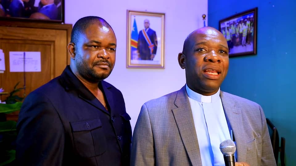 Génie Kande et MR l’abbé Théo Kanyinku