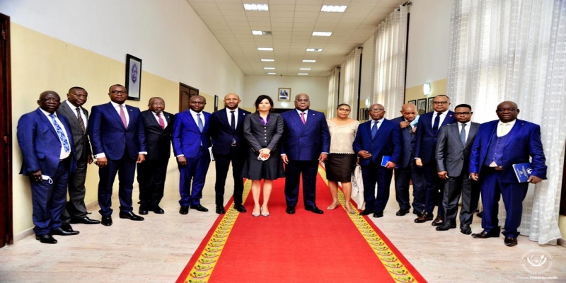 13 parlementaires avec le president_photo presidence