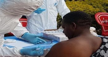 Ebola_prelevemen