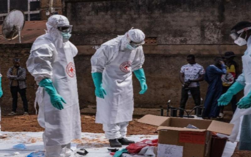Ebola_Croix rouge